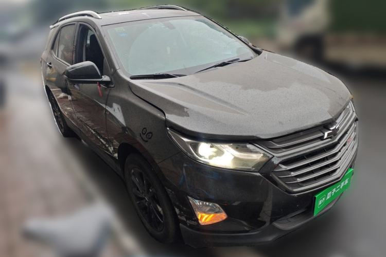 Used Chevrolet Equinox 2018 RS 550T Automatic All-Wheel-Drive Boundary Edition Front Right 45 Deg