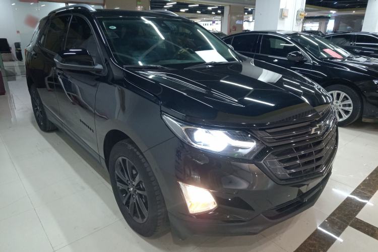 Used Chevrolet Equinox 2018 RS 550T Automatic All-Wheel-Drive Boundary Edition Front Right 45 Deg