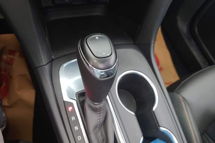 Used Chevrolet Equinox 2018 535T Automatic YuJie Edition Gear Lever