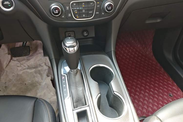 Used Chevrolet Equinox 2018 535T Automatic YuJie Edition Gear Lever