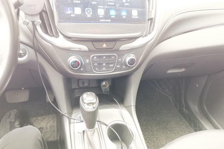 Used Chevrolet Equinox 2018 RS 550T Automatic All-Wheel-Drive Boundary Edition Gear Lever
