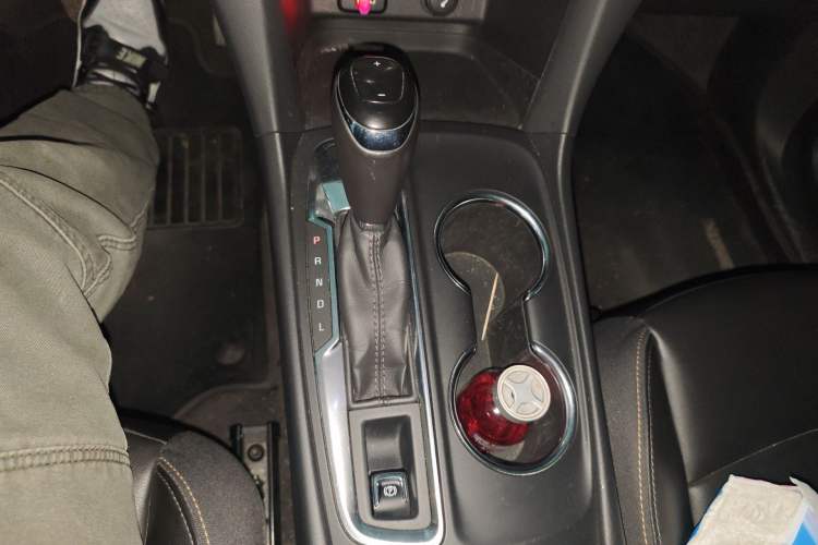Used Chevrolet Equinox 2018 535T Automatic YuJie Edition Gear Lever