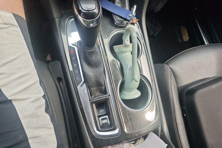 Used Chevrolet Equinox 2018 535T Automatic YuJie Edition Gear Lever