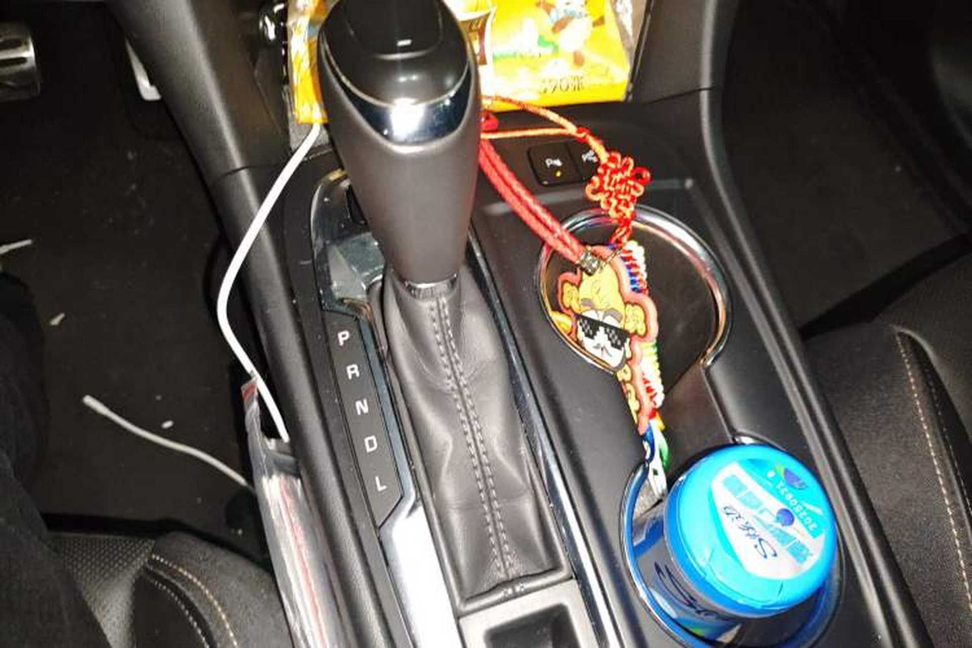 Used Chevrolet Equinox 2018 RS 550T Automatic All-Wheel-Drive Boundary Edition Gear Lever