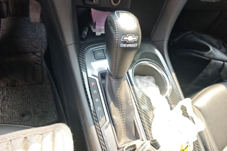 Used Chevrolet Equinox 2018 RS 550T Automatic All-Wheel-Drive Boundary Edition Gear Lever