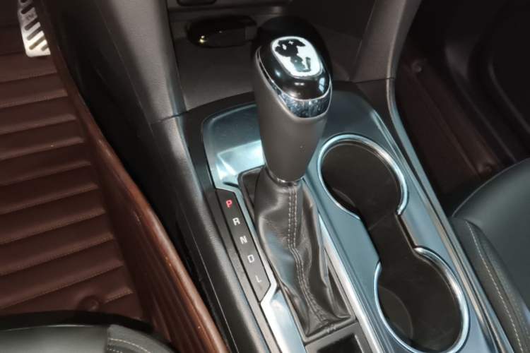 Used Chevrolet Equinox 2018 535T Automatic YuJie Edition Gear Lever