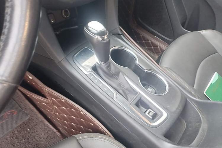 Used Chevrolet Equinox 2018 535T Automatic YuJie Edition Gear Lever