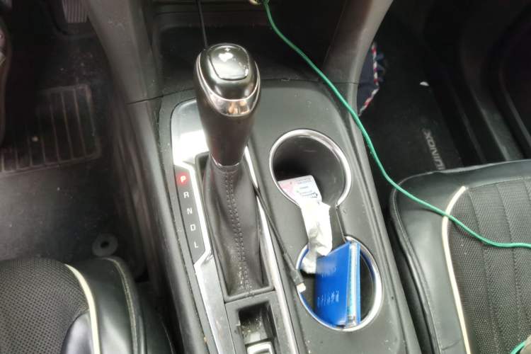 Used Chevrolet Equinox 2018 535T Automatic YuJie Edition Gear Lever