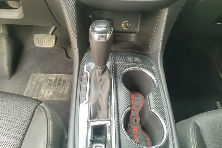 Used Chevrolet Equinox 2018 RS 550T Automatic All-Wheel-Drive Boundary Edition Gear Lever