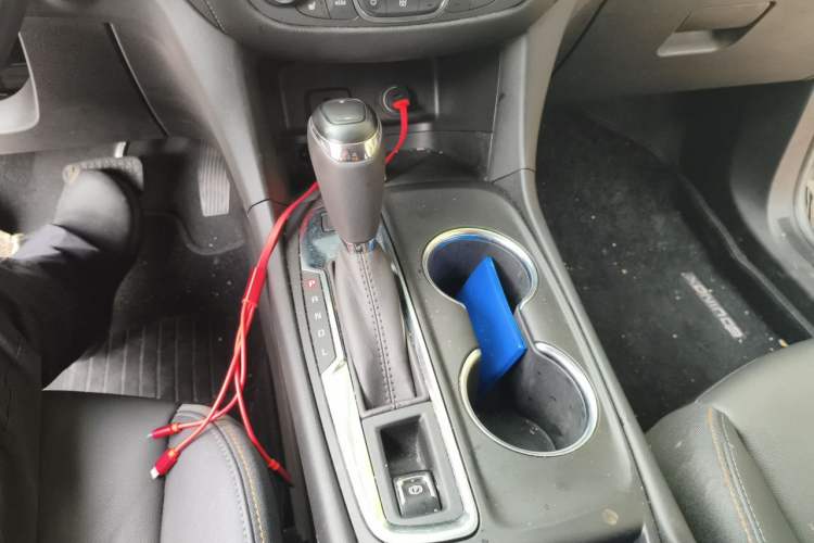 Used Chevrolet Equinox 2018 RS 550T Automatic All-Wheel-Drive Boundary Edition Gear Lever
