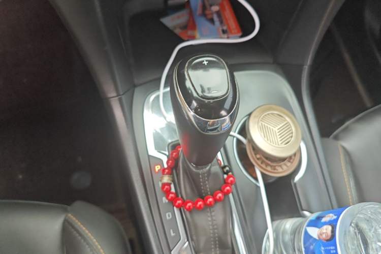 Used Chevrolet Equinox 2018 535T Automatic YuJie Edition Gear Lever