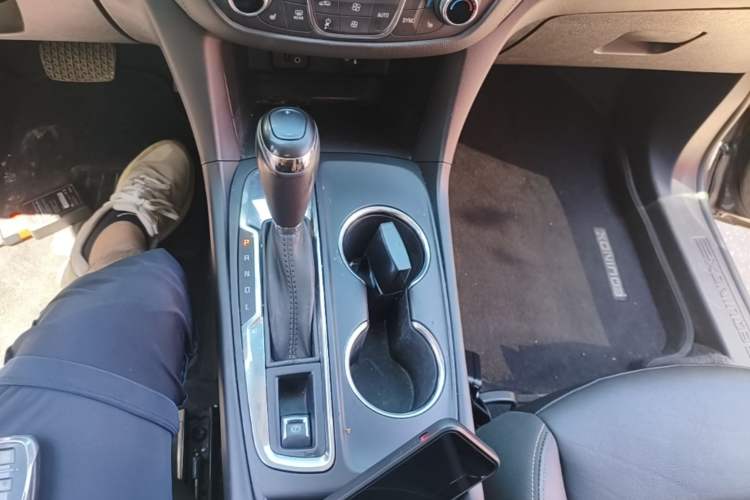 Used Chevrolet Equinox 2018 535T Automatic YuJie Edition Gear Lever
