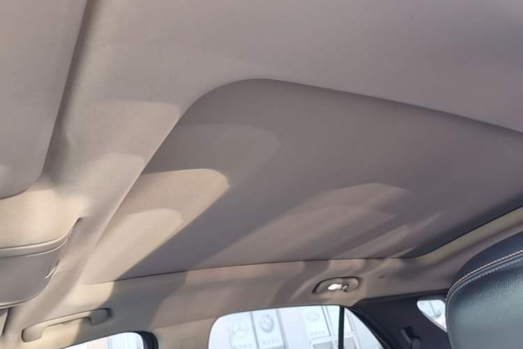 Used Chevrolet Equinox 2018 RS 550T Automatic All-Wheel-Drive Boundary Edition Headliner