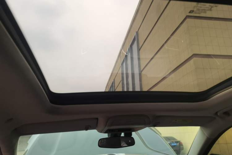 Used Chevrolet Equinox 2018 RS 550T Automatic All-Wheel-Drive Boundary Edition Headliner