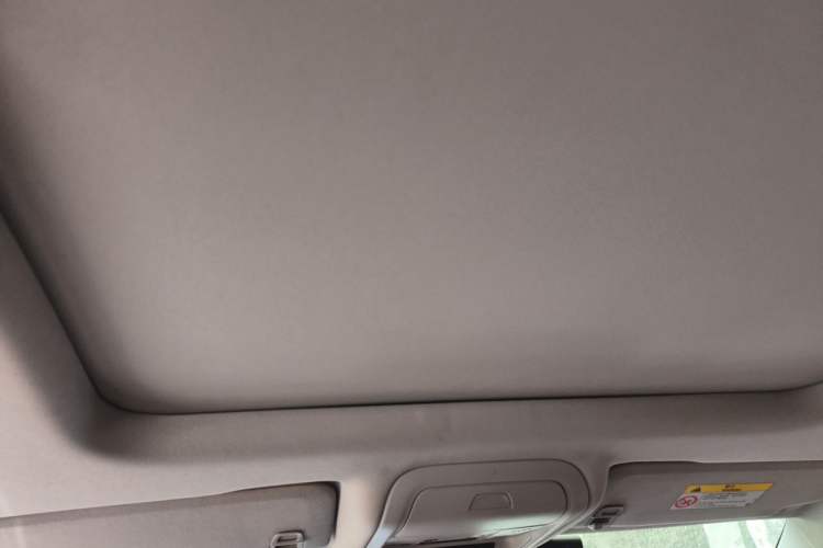 Used Chevrolet Equinox 2018 RS 550T Automatic All-Wheel-Drive Boundary Edition Headliner