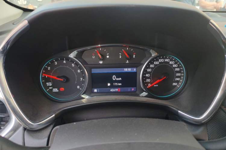 Used Chevrolet Equinox 2018 Redline 550T Automatic All-Wheel-Drive RS Edition Instrument Cluster