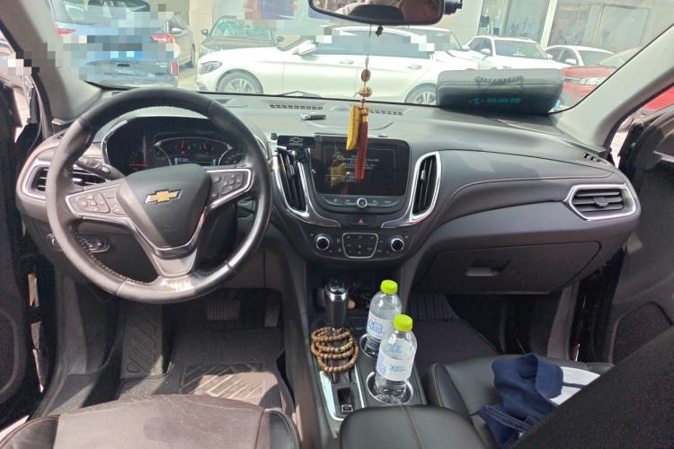 Used Chevrolet Equinox 2018 RS 550T Automatic All-Wheel-Drive Boundary Edition Interior 2