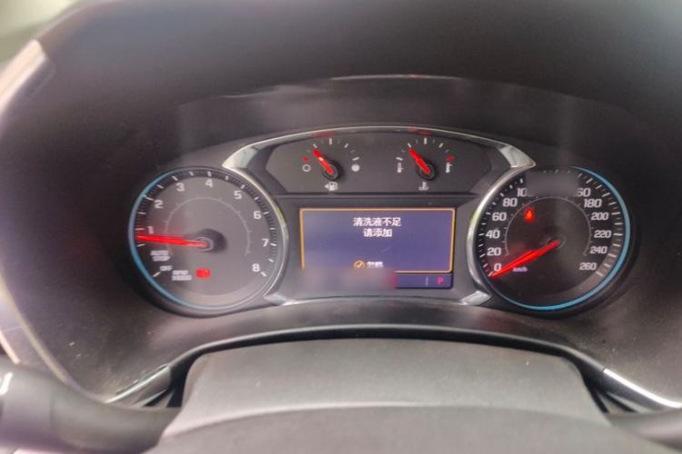 Used Chevrolet Equinox 2018 Redline 550T Automatic All-Wheel-Drive Trailblazer RS Edition Interior 3