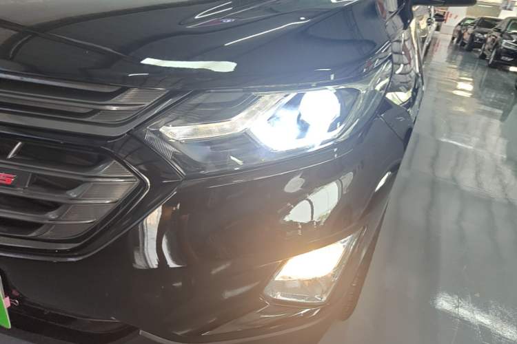 Used Chevrolet Equinox 2018 RS 550T Automatic All-Wheel-Drive Boundary Edition Left Front Headlight