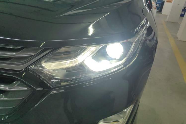 Used Chevrolet Equinox 2018 Redline 550T Automatic All-Wheel-Drive RS Edition Left Front Headlight