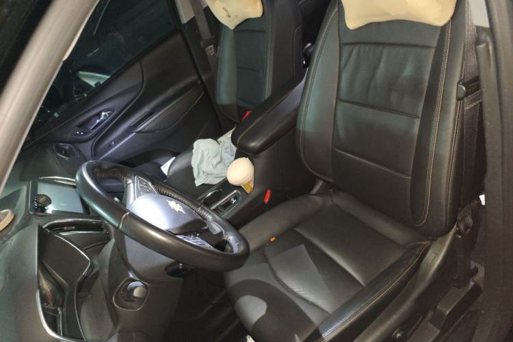 Used Chevrolet Equinox 2018 Redline 550T Automatic All-Wheel-Drive Trailblazer RS Edition Left Front Seat