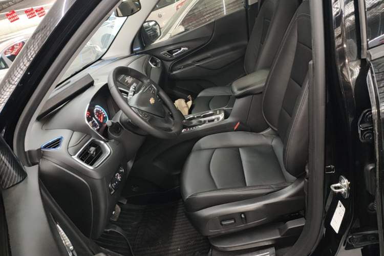 Used Chevrolet Equinox 2018 RS 550T Automatic All-Wheel-Drive Boundary Edition Left Front Seat
