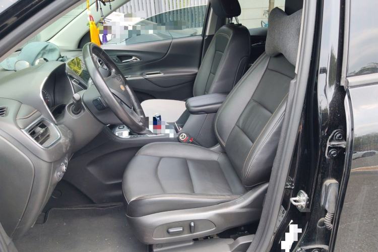 Used Chevrolet Equinox 2018 RS 550T Automatic All-Wheel-Drive Boundary Edition Left Front Seat