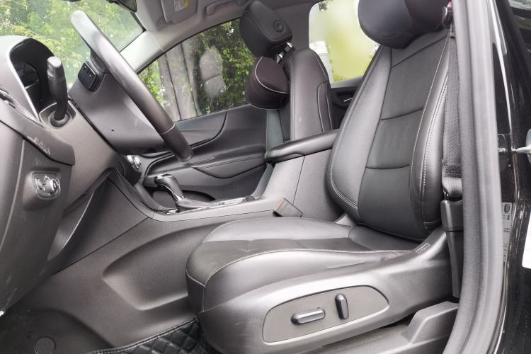 Used Chevrolet Equinox 2018 RS 550T Automatic All-Wheel-Drive Boundary Edition Left Front Seat