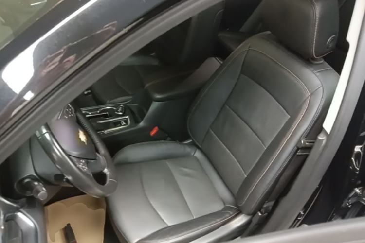 Used Chevrolet Equinox 2018 550T Automatic All-Wheel-Drive Boundary Edition Left Front Seat