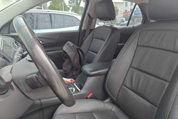 Used Chevrolet Equinox 2018 RS 550T Automatic All-Wheel-Drive Boundary Edition Left Front Seat