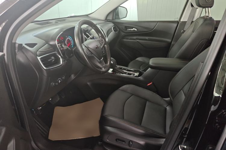 Used Chevrolet Equinox 2018 RS 550T Automatic All-Wheel-Drive Boundary Edition Left Front Seat