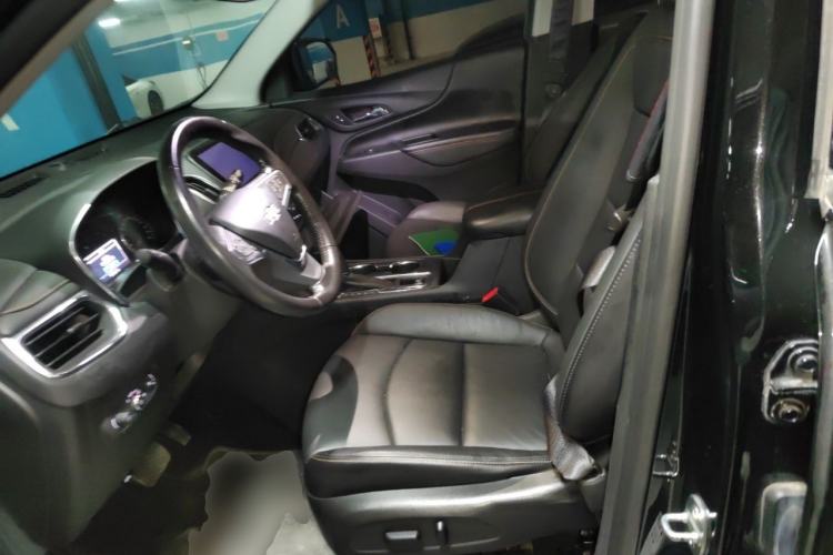 Used Chevrolet Equinox 2018 550T Automatic All-Wheel-Drive Explorer Edition Left Front Seat