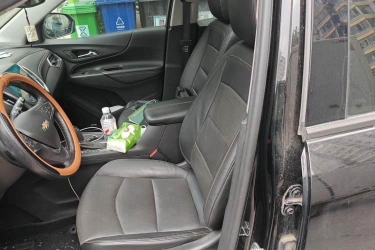 Used Chevrolet Equinox 2018 RS 550T Automatic All-Wheel-Drive Boundary Edition Left Front Seat