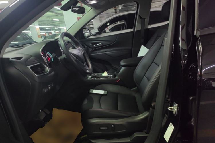 Used Chevrolet Equinox 2018 Redline 550T Automatic All-Wheel-Drive RS Edition Left Front Seat