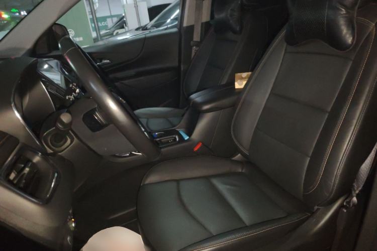 Used Chevrolet Equinox 2018 RS 550T Automatic All-Wheel-Drive Boundary Edition Left Front Seat