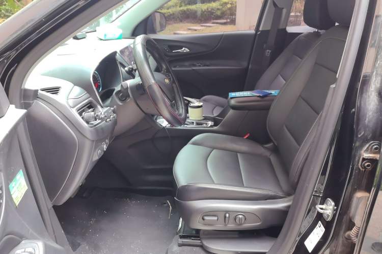 Used Chevrolet Equinox 2018 RS 550T Automatic All-Wheel-Drive Boundary Edition Left Front Seat