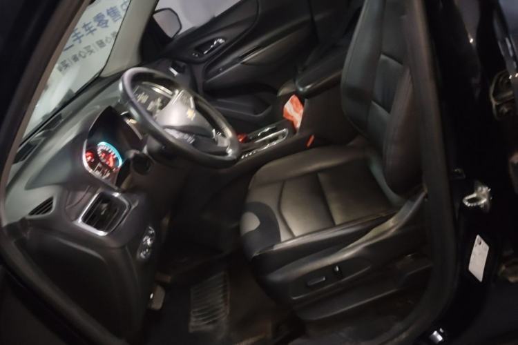 Used Chevrolet Equinox 2018 RS 550T Automatic All-Wheel-Drive Boundary Edition Left Front Seat