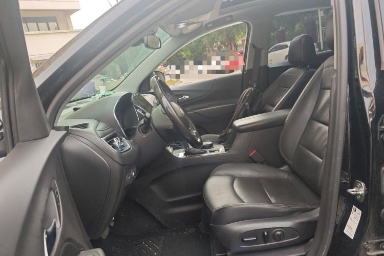 Used Chevrolet Equinox 2018 RS 550T Automatic All-Wheel-Drive Boundary Edition Left Front Seat