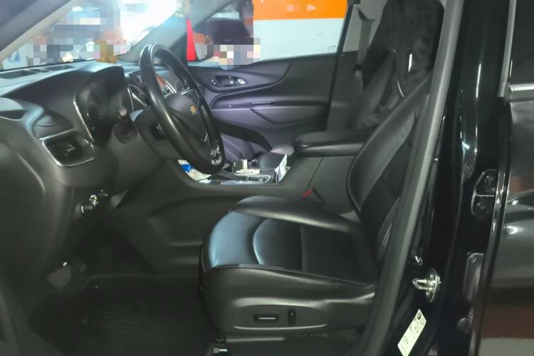 Used Chevrolet Equinox 2018 RS 550T Automatic All-Wheel-Drive Boundary Edition Left Front Seat