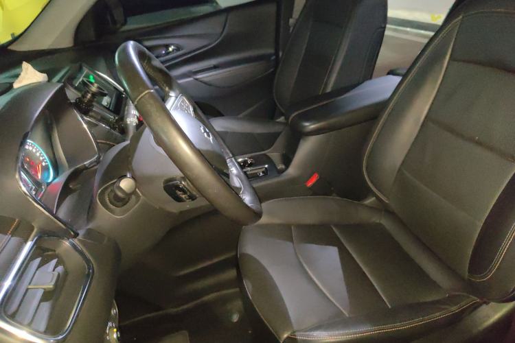 Used Chevrolet Equinox 2018 RS 550T Automatic All-Wheel-Drive Boundary Edition Left Front Seat
