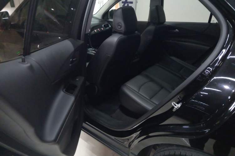 Used Chevrolet Equinox 2018 RS 550T Automatic All-Wheel-Drive Boundary Edition Left Rear Seat