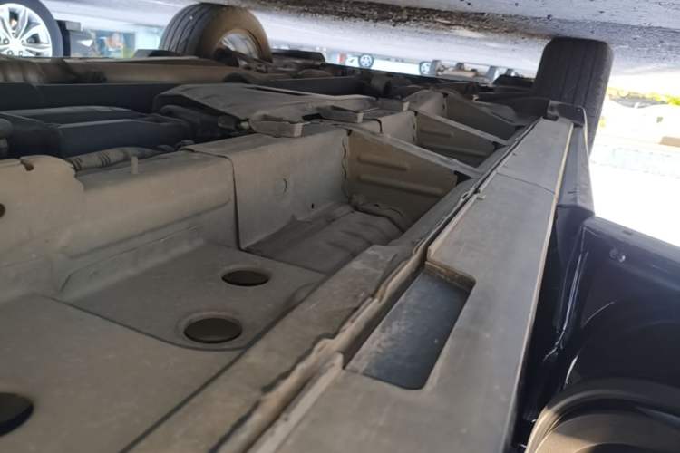 Used Chevrolet Equinox 2018 RS 550T Automatic All-Wheel-Drive Boundary Edition Left Side Sill