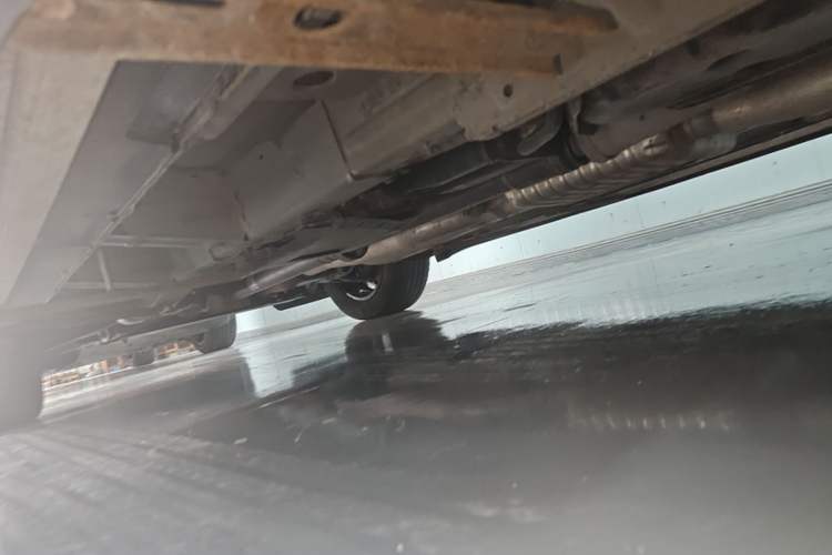 Used Chevrolet Equinox 2018 RS 550T Automatic All-Wheel-Drive Boundary Edition Left Side Sill