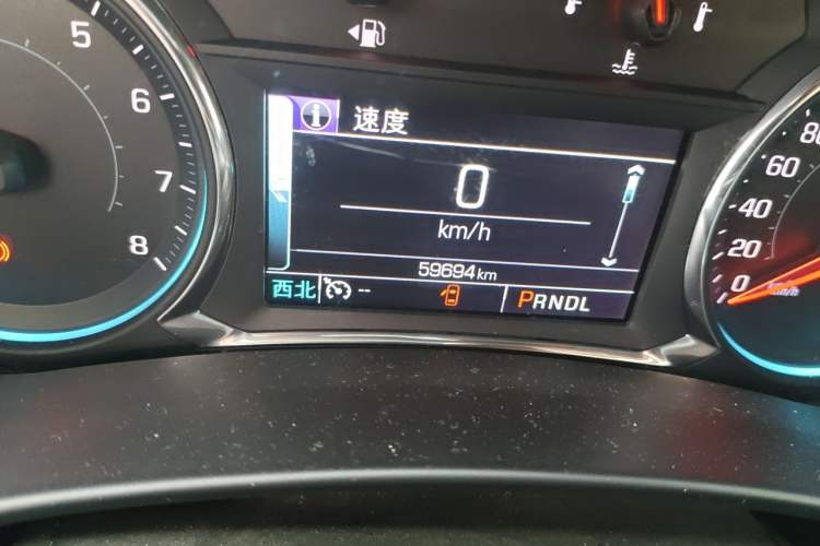 Used Chevrolet Equinox 2018 RS 550T Automatic All-Wheel-Drive Boundary Edition Odometer Close Up