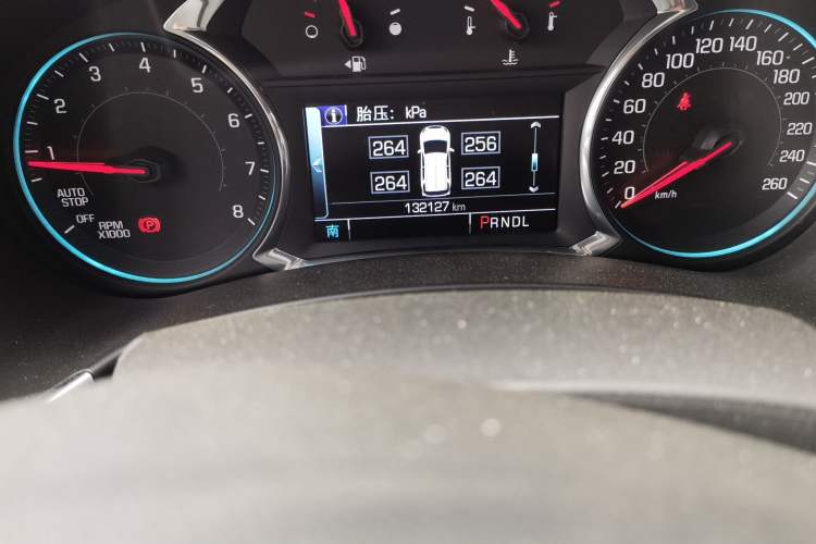 Used Chevrolet Equinox 2018 RS 550T Automatic All-Wheel-Drive Boundary Edition Odometer Close Up