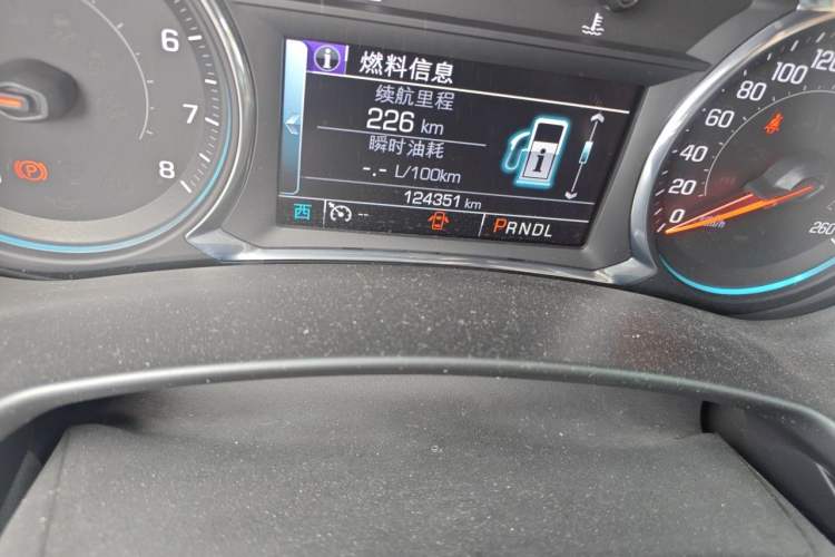 Used Chevrolet Equinox 2018 RS 550T Automatic All-Wheel-Drive Boundary Edition Odometer Close Up