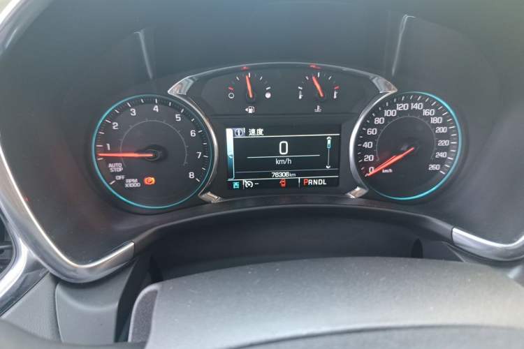 Used Chevrolet Equinox 2018 550T Automatic All-Wheel-Drive Explorer Edition Odometer Close Up