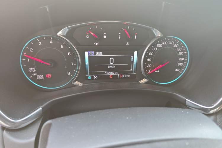 Used Chevrolet Equinox 2018 RS 550T Automatic All-Wheel-Drive Boundary Edition Odometer Close Up