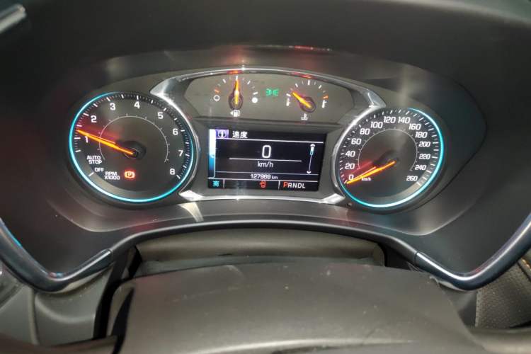Used Chevrolet Equinox 2018 550T Automatic All-Wheel-Drive Explorer Edition Odometer Close Up