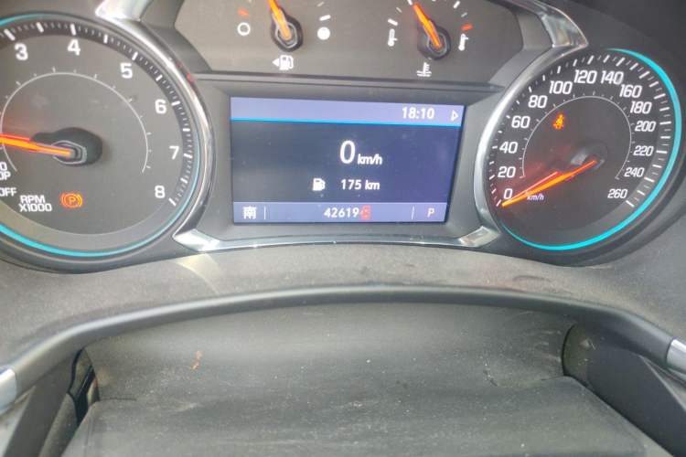 Used Chevrolet Equinox 2018 Redline 550T Automatic All-Wheel-Drive RS Edition Odometer Close Up